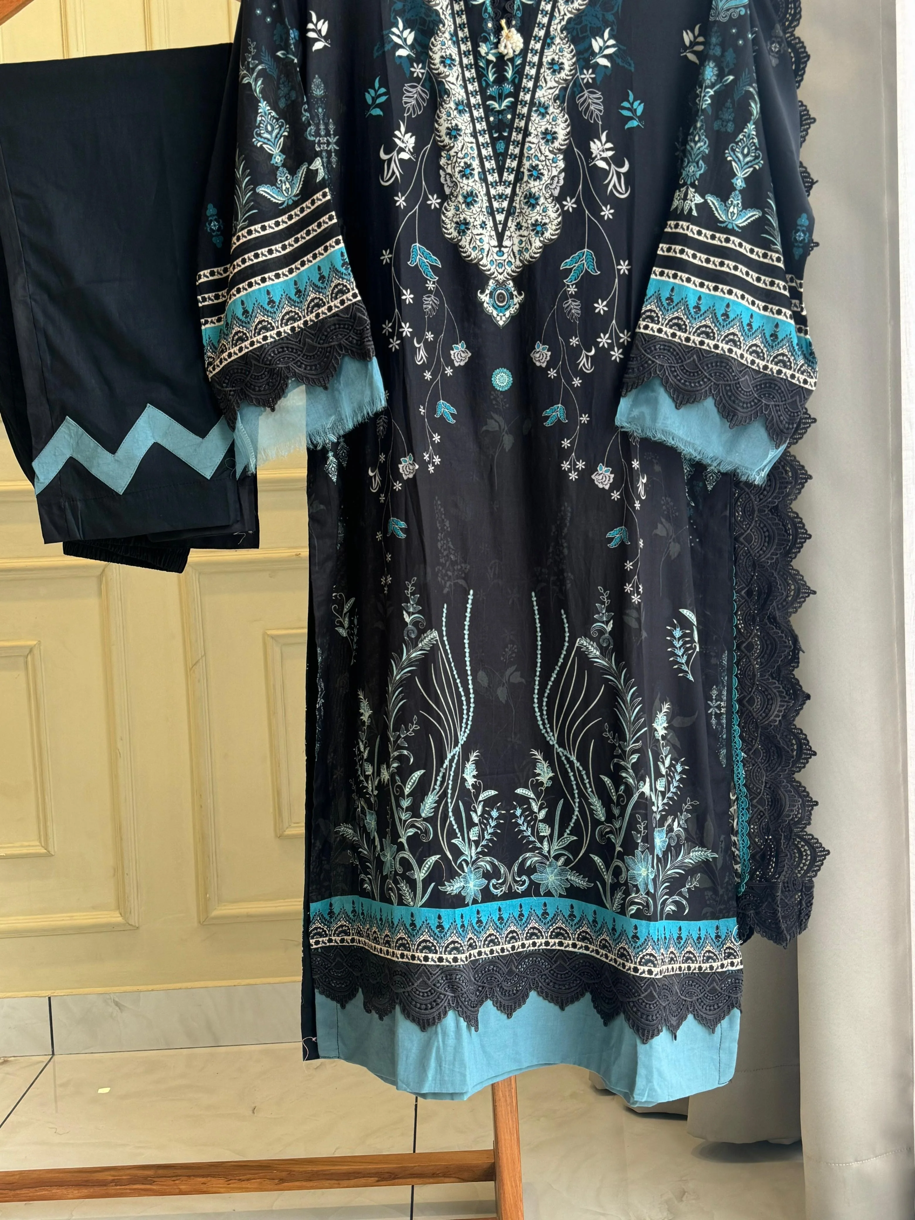 Casual Fit Lawn Suit- 08911 - Image 3