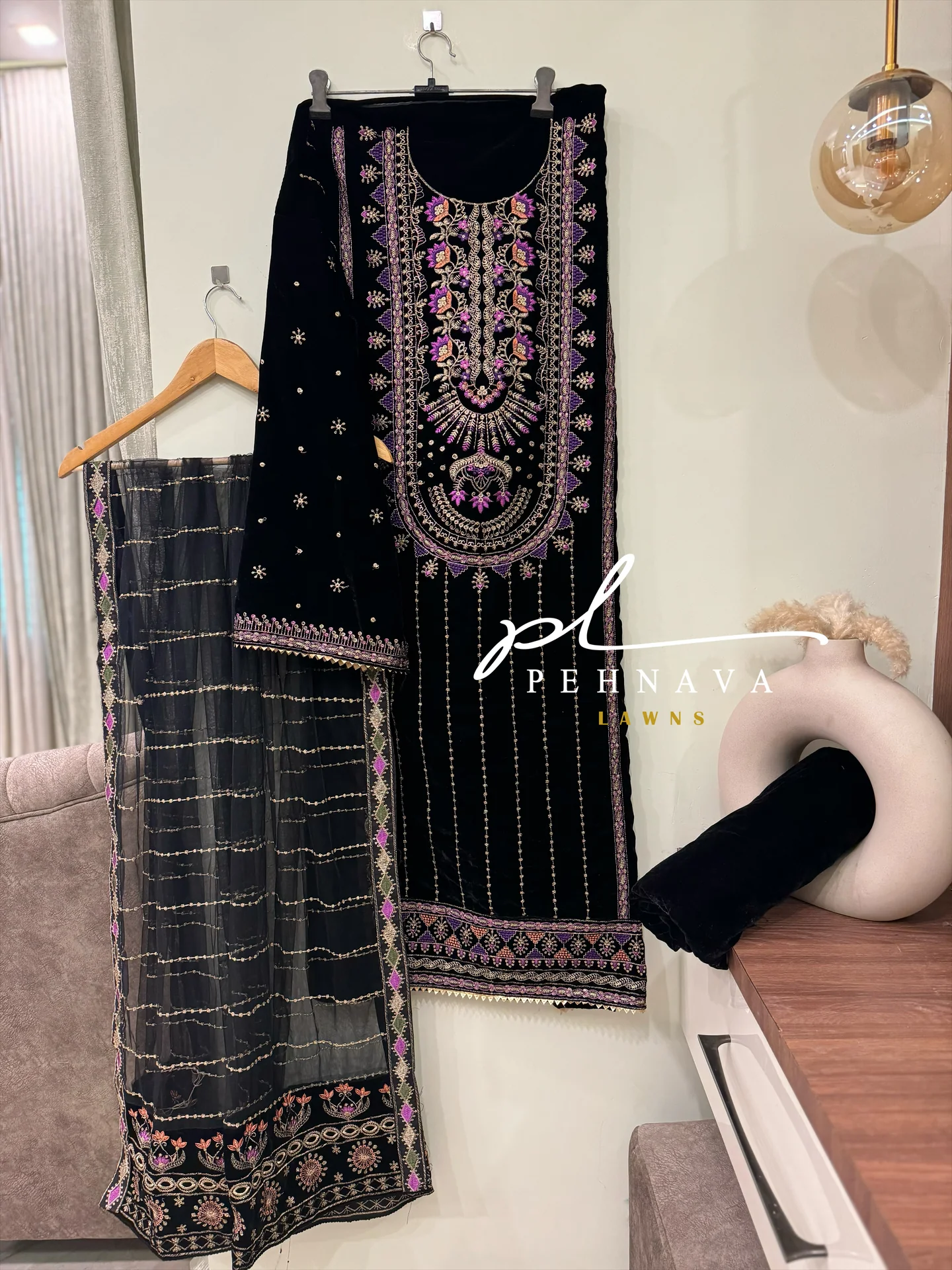 Embroidered velvette suit -12101 - Image 4