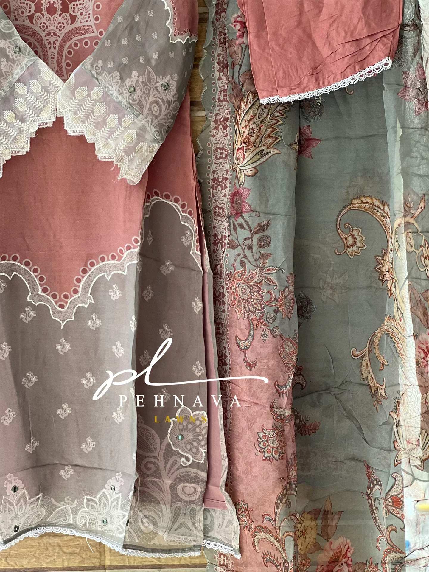 Embroidered Viscous organza suit - Image 8