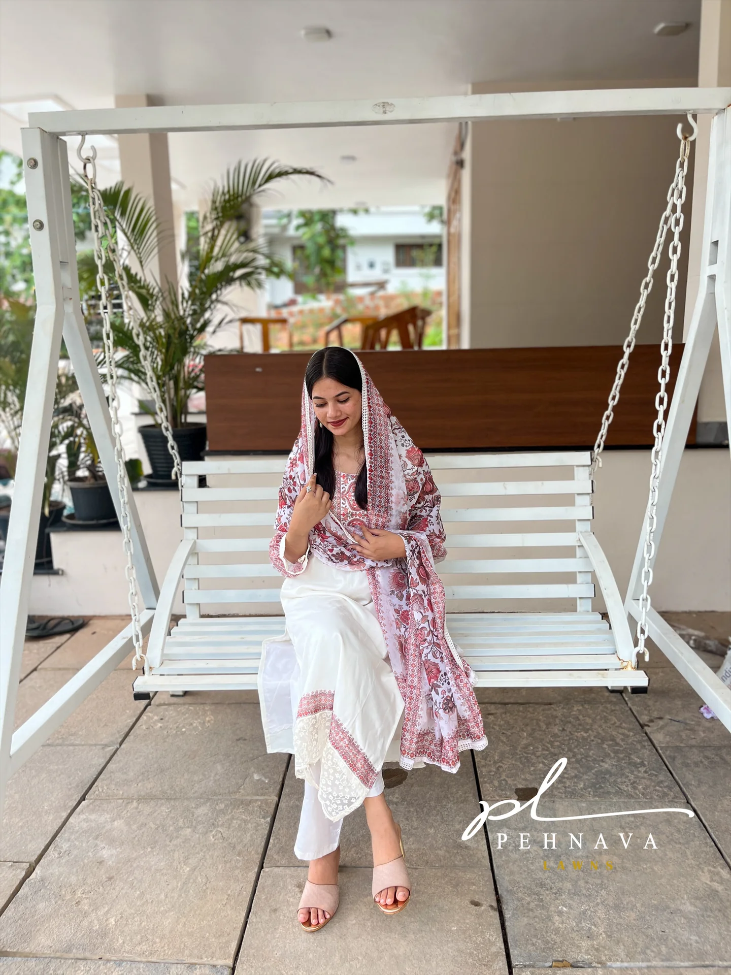 Semi organza suit black and white-01 - Image 3